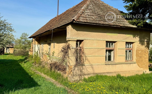 MAĎARSKO - HIDVEGARDÓ 2 IZBOVÝ DOM, STUDŇA, PEKNÝ POZEMOK.