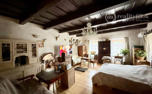 MAĎARSKO - HEJCE PEKNÝ 3 IZBOVÝ RODINNÝ DOM NA VEĽKOM POZEMKU