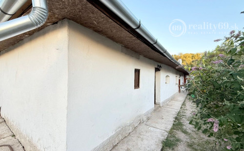 MAĎARSKO - HEJCE PEKNÝ 3 IZBOVÝ RODINNÝ DOM NA VEĽKOM POZEMKU