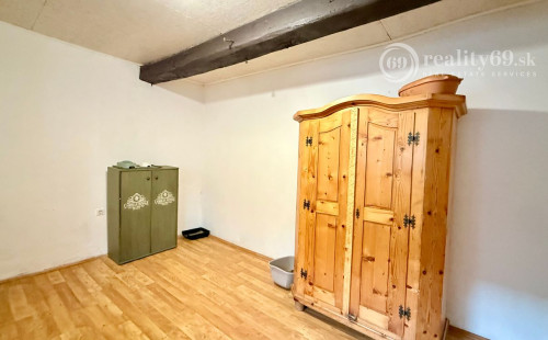 MAĎARSKO - HEJCE PEKNÝ 3 IZBOVÝ RODINNÝ DOM NA VEĽKOM POZEMKU