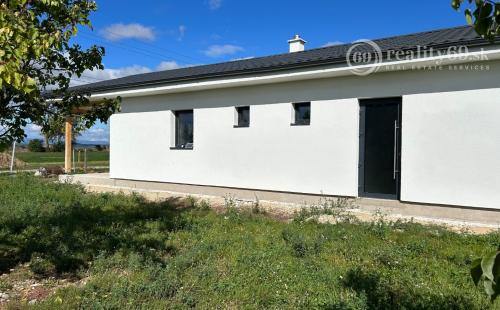 MAĎARSKO - GONC NOVOSTAVBA 4 IZBOVÉHO RD 100 M2, POZEMOK 852 M2