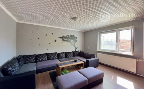 MAĎARSKO - PERKUPA 5 IZBOVÝ POSCHODOVÝ DOM PO REKONŠTRUKCII.