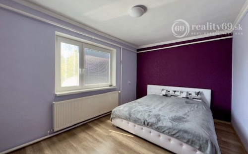 MAĎARSKO - PERKUPA 5 IZBOVÝ POSCHODOVÝ DOM PO REKONŠTRUKCII.