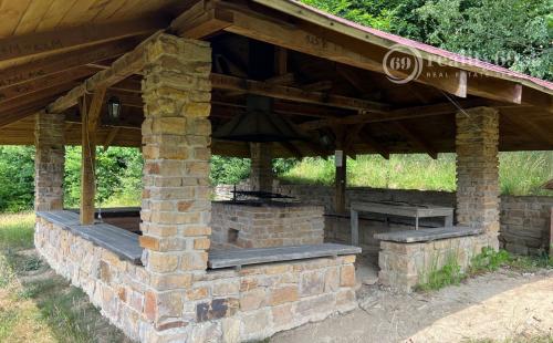 STEBNICKÁ HUTA - REKEREAČNÝ KOMPLEX SLNEČNÝ MAJER NA 22HA POZEMKU.