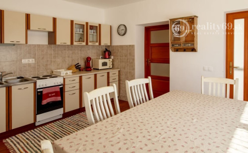 MAĎARSKO - MESZES TOP PENZIÓN BLÍZKO JAZERA, VÝBORNÁ INVESTÍCIA.