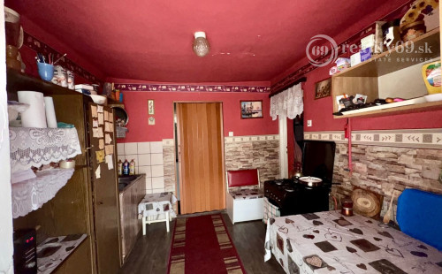 MAĎARSKO - FORRÓ / ENCS - ABÚJDEVECSER  - 3 IZBOVÝ DOM IHNEĎ OBÝVATEĽNÝ