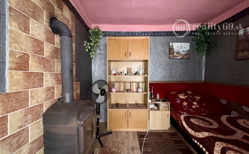 MAĎARSKO - FORRÓ / ENCS - ABÚJDEVECSER  - 3 IZBOVÝ DOM IHNEĎ OBÝVATEĽNÝ