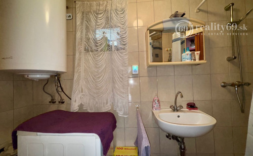 MAĎARSKO - FORRÓ / ENCS - ABÚJDEVECSER  - 3 IZBOVÝ DOM IHNEĎ OBÝVATEĽNÝ