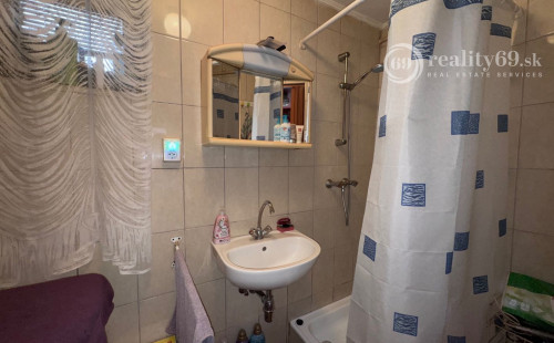 MAĎARSKO - FORRÓ / ENCS - ABÚJDEVECSER  - 3 IZBOVÝ DOM IHNEĎ OBÝVATEĽNÝ