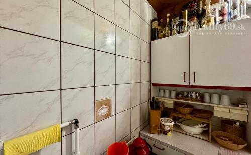 MAĎARSKO - PRI MISKOLCI - 3 IZBOVÁ POSCHODOVÁ CHATA 60 M2, TOP LOKALITA