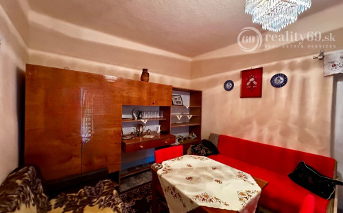 MAĎARSKO - TORNASZENTANDRÁS - PEKNÝ 3 IZBOVÝ DOM, LETNÁ KUCHYŇA.