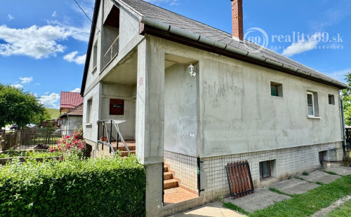 MAĎARSKO - MÉRA  5 IZBOVÝ POSCHODOVÝ RODINNÝ DOM S VEĽKÝM POZEMKOM 1080 M2.