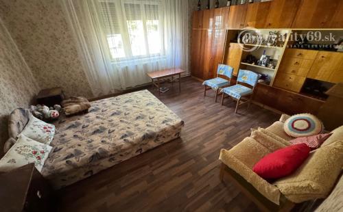 MAĎARSKO - FORRÓ / ENCS - ABÚJDEVECSER  - 5 IZBOVÝ DVOJDOM IHNEĎ OBÝVATEĽNÝ