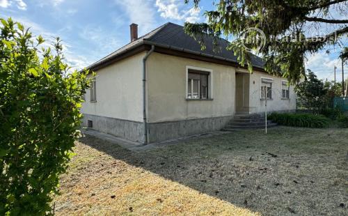 MAĎARSKO - FORRÓ / ENCS - ABÚJDEVECSER  - 5 IZBOVÝ DVOJDOM IHNEĎ OBÝVATEĽNÝ