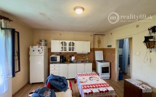 SUPER CENA - MAĎARSKO - MÉRA - 2 IZBOVÝ RODINNÝ DOM PÔVODNÝ STAV.