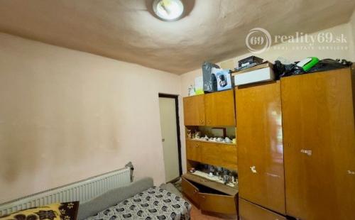 SUPER CENA - MAĎARSKO - MÉRA - 2 IZBOVÝ RODINNÝ DOM PÔVODNÝ STAV.