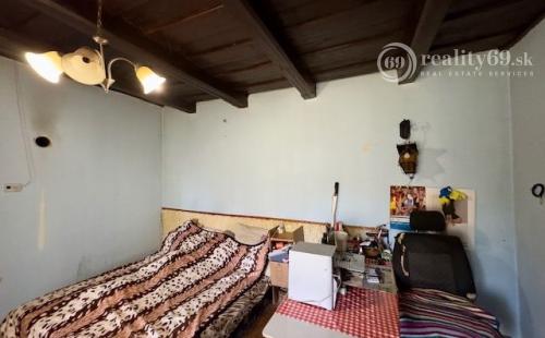 SUPER CENA - MAĎARSKO - MÉRA - 2 IZBOVÝ RODINNÝ DOM PÔVODNÝ STAV.