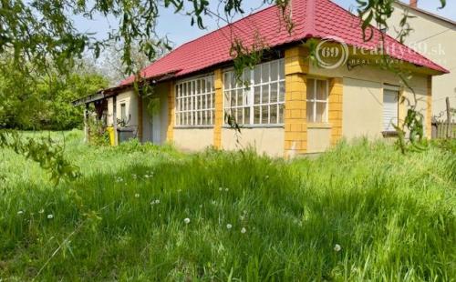 SUPER CENA - MAĎARSKO - MÉRA - 2 IZBOVÝ RODINNÝ DOM PÔVODNÝ STAV.