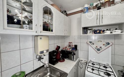 MAĎARSKO - MÁRTONYI - PEKNÝ 4 IZBOVÝ RD V KRÁSNEJ LOKALITE BLÍZKO JAZERA RAKACA.