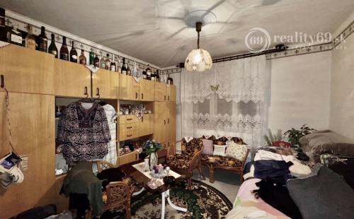 MAĎARSKO - MÁRTONYI - PEKNÝ 4 IZBOVÝ RD V KRÁSNEJ LOKALITE BLÍZKO JAZERA RAKACA.