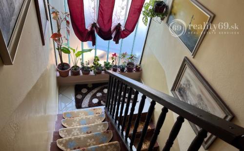 MAĎARSKO - SZENDRO 3 IZBOVÝ RD VO VEĽMI DOBROM STAVE LEN 70KM OD KOŠÍC.