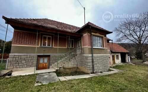 MAĎARSKO - TOP LOKALITA SZOGLIGET PEKNÝ RODINNÝ DOM