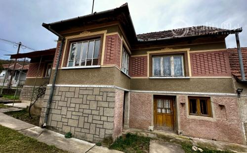 MAĎARSKO - TOP LOKALITA SZOGLIGET PEKNÝ RODINNÝ DOM