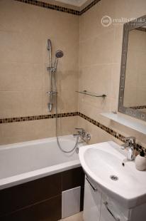 NAD JAZEROM - AZOVSKÁ 1,5 IZBOVÝ BYT 41 M2, ZARIADENÝ KOMPLET.