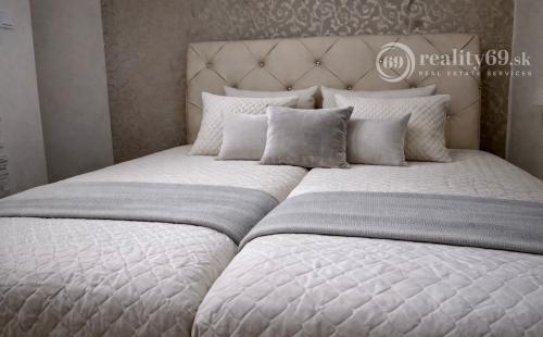 NAD JAZEROM - AZOVSKÁ 1,5 IZBOVÝ BYT 41 M2, ZARIADENÝ KOMPLET.