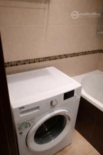 NAD JAZEROM - AZOVSKÁ 1,5 IZBOVÝ BYT 41 M2, ZARIADENÝ KOMPLET.