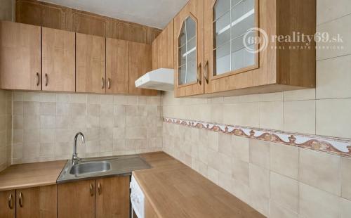 JAZERO - NÁMESTIE KOZMONAUTOV 2 IZBOVÝ BYT 49 M2 IHNEĎ K DISPOZÍCII