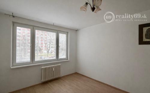 JAZERO - NÁMESTIE KOZMONAUTOV 2 IZBOVÝ BYT 49 M2 IHNEĎ K DISPOZÍCII