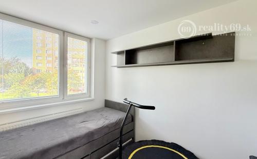 JAZERO - IRKUTSKÁ 4 IZBOVÝ BYT 71 M2, NOVÁ DISPOZÍCIA, LODŽIA A PIVNICA.