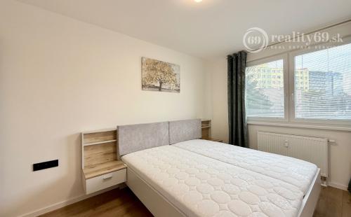 KRIVÁ PRI AUPARKU - 2 IZBOVÝ BYT PRIPRAVENÝ NA BÝVANIE.