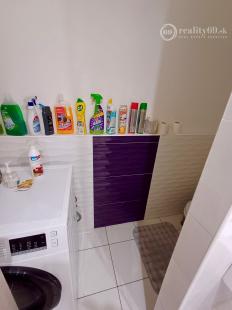 KPT. NÁLEPKU - ŠIRŠIE CENTRUM MESTA. - 3 IZBOVÝ ZARIADENÝ BYT 70 M2