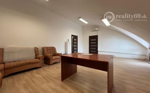 KOŠICE - NA PRENÁJOM KANCELÁRSKE PRIESTORY NA FLORIÁNSKEJ ULICI V BUDOVE EURODOM