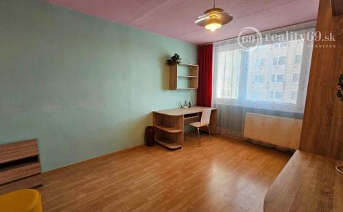 CENTRUM MESTA JÁNOŠÍKOVÁ 3 IZBOVÝ ZARIADENÝ BYT