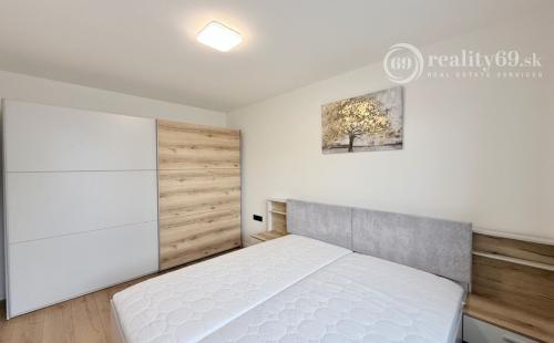 KRIVÁ PRI AUPARKU - 2 IZBOVÝ BYT PRIPRAVENÝ NA BÝVANIE.