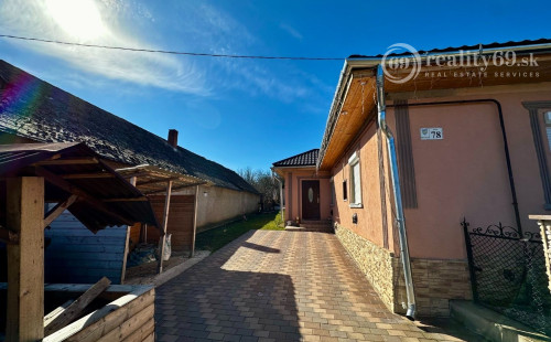 MAĎARSKO - MÁRTONYI - PEKNÝ KOMPLETNE ZREKONŠTRUOVANÝ 3 IZBOVÝ RD V KRÁSNEJ LOKALITE BLÍZKO JAZERA RAKACA