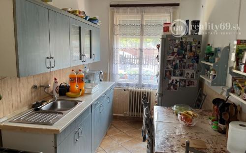 MAĎARSKO - SZENDRO 3 IZBOVÝ RD VO VEĽMI DOBROM STAVE LEN 70KM OD KOŠÍC.