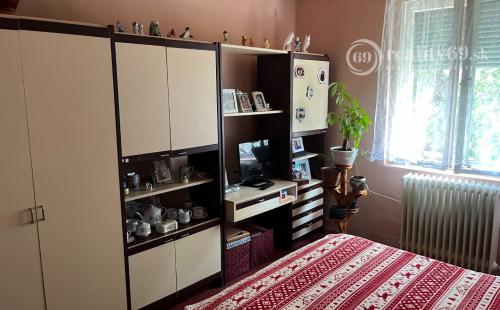 MAĎARSKO - SZENDRO 3 IZBOVÝ RD VO VEĽMI DOBROM STAVE LEN 70KM OD KOŠÍC.