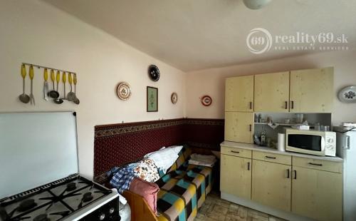 MAĎARSKO - TORNASZENTANDRÁS - PEKNÝ 3 IZBOVÝ DOM, LETNÁ KUCHYŇA.