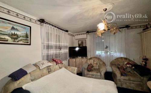 MAĎARSKO - MÁRTONYI - PEKNÝ 4 IZBOVÝ RD V KRÁSNEJ LOKALITE BLÍZKO JAZERA RAKACA.