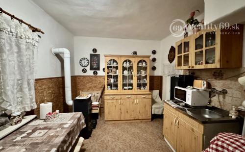 MAĎARSKO - MÁRTONYI - PEKNÝ 4 IZBOVÝ RD V KRÁSNEJ LOKALITE BLÍZKO JAZERA RAKACA.