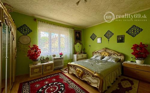 MAĎARSKO - SZENDRO -  ZNÍŽENÁ CENA 2 IZBOVÝ RODINNÝ DOM NA TICHEJ ULICI S DOBRÝMI SUSEDMI