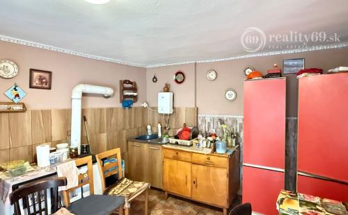 MAĎARSKO - GONC 2 IZBOVÝ RD S POZEMKOM 700 M2 