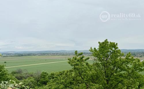 MAĎARSKO - SAJÓKERSZTÚR 2 X VINNÁ PIVNICA 50M2.