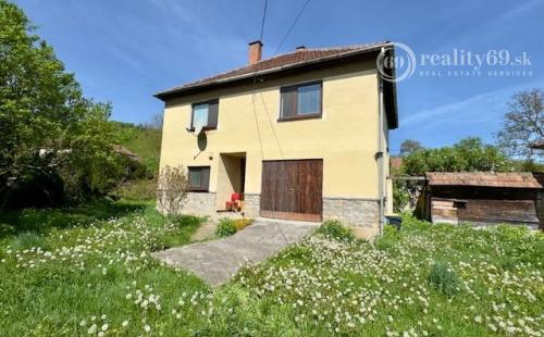 MAĎARSKO - PERKUPA 5 IZBOVÝ POSCHODOVÝ DOM PO REKONŠTRUKCII.