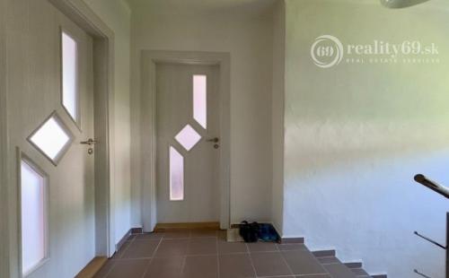 MAĎARSKO - PERKUPA 5 IZBOVÝ POSCHODOVÝ DOM PO REKONŠTRUKCII.