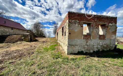 MAĎARSKO - ABAUJVÁR STAVEBNÝ POZEMOK, ZÁKLADY DOMU A MÚRY 1.700 M2, VŠETKY IS.